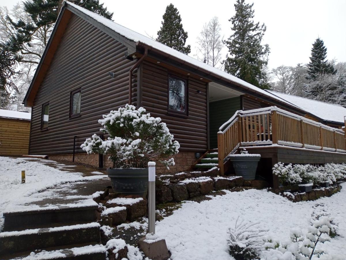 Charming Lodge Cosy Comfortable Ideal Location Blairgowrie and Rattray ภายนอก รูปภาพ